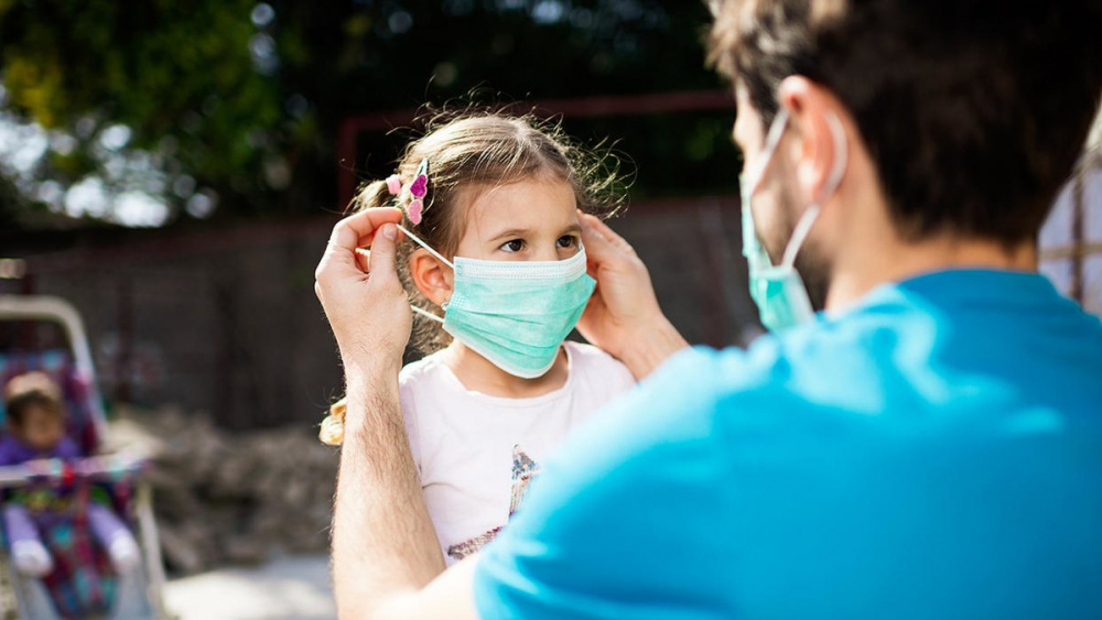 В ВОЗ разрешили детям не носить медицинские маски