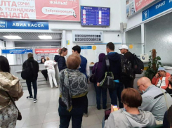 В аэропорту Геленджика полный хаос: люди не могут улететь из-за плохой погоды