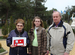 Боевая награда, утерянная в Геленджике, передана родственникам в Ленск