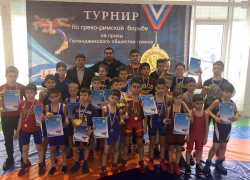 Геленджикские школьники провели турнир по греко-римской борьбе