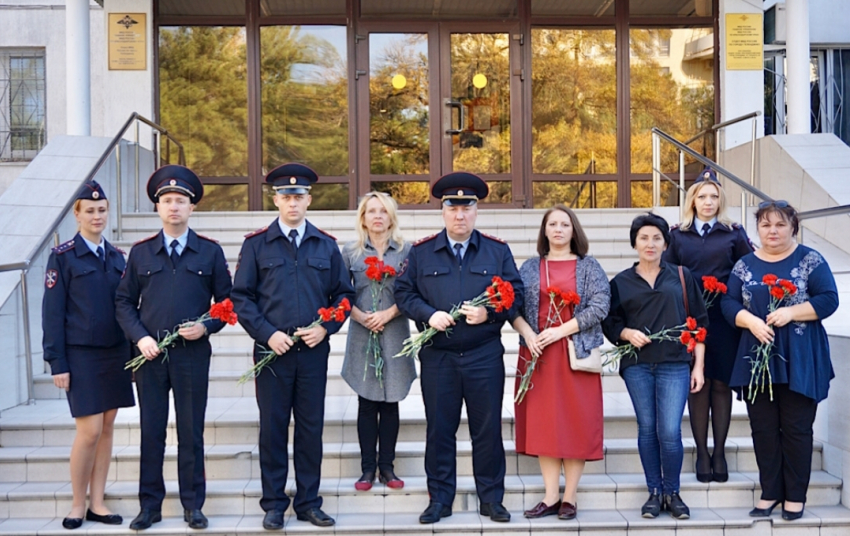 Начальник ОМВД России по городу Геленджику встретился с семьями сотрудников, погибших при выполнении служебных обязанностей