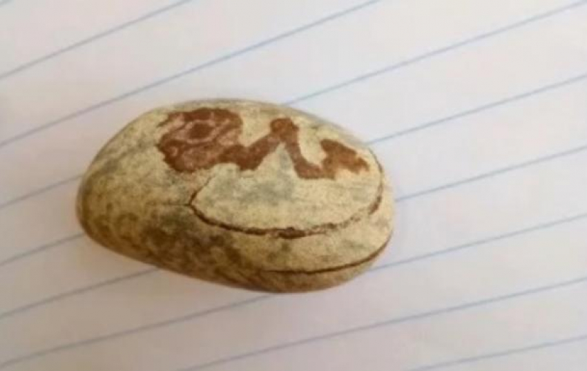 Камень с женским именем продается в Геленджике