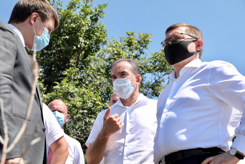 Губернатор и министр ЖКХ  России проверили строительство очистных сооружений в Геленджике 