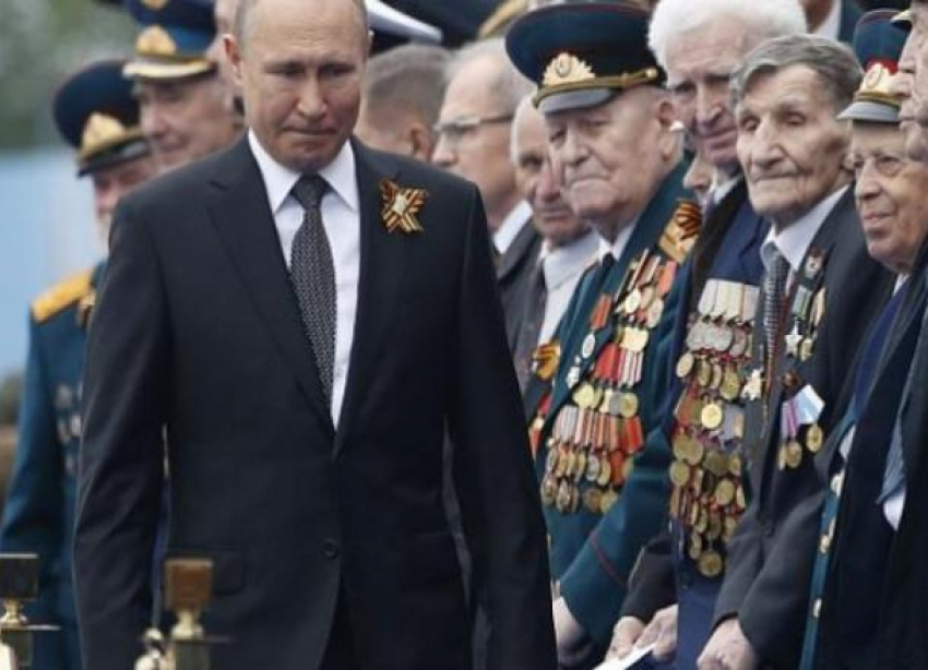 Теперь официально: Путин отменил парад Победы 9 мая