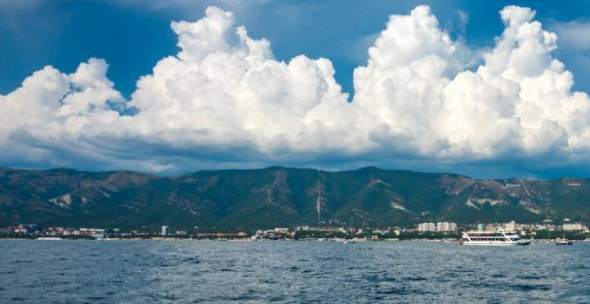 Облачный и жаркий понедельник ждёт жителей Геленджика