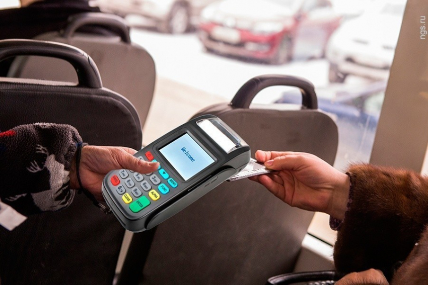 Расплатиться банковской картой можно будет в автобусах Геленджика