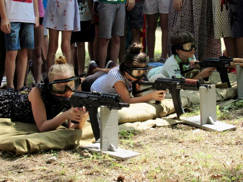 Детские армейские игры прошли в Геленджике