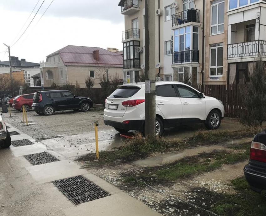 Война за парковочное место около дома обернулась для геленджичанки сменой жилья 