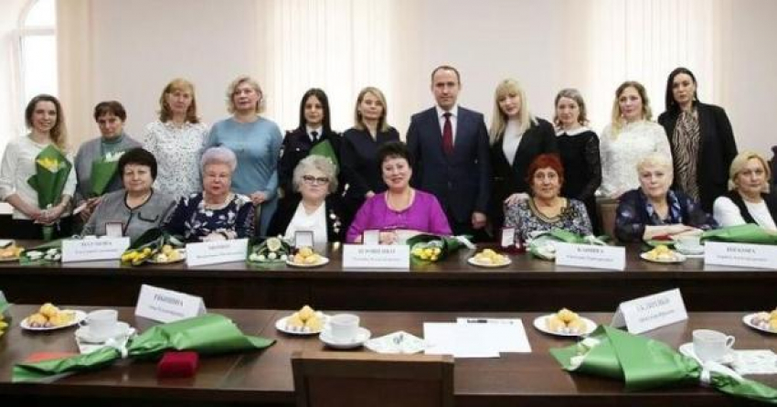 Алексей Богодистов провел встречу с представительницами разных рабочих сфер в Геленджике