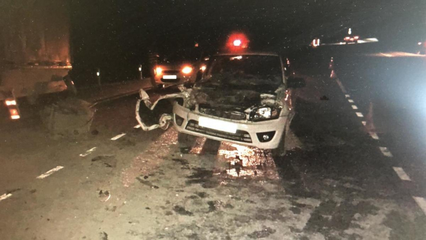 Два автомобиля столкнулись на трассе в Геленджике, есть пострадавший