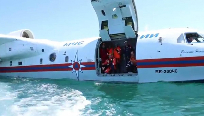 Спасательные операции на воде отрабатывают в акватории Геленджика